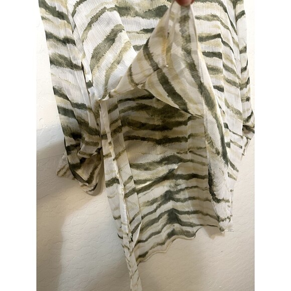 Chicos Womans Long Lined Sheer Top Size 2 Animal Print Office Beachy Vacation - Picture 8 of 12